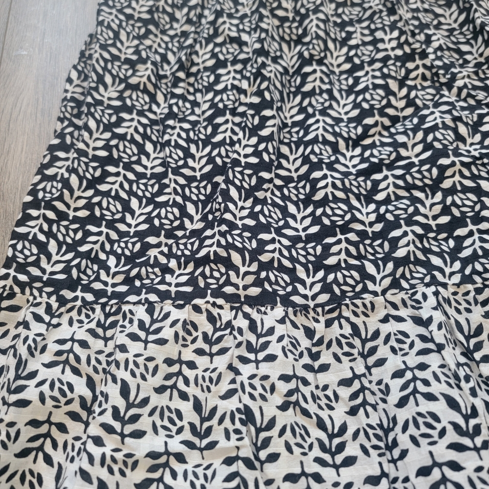 Black and White Leaf Patterned Cotton Maxi Skirt - Picture 2 of 5